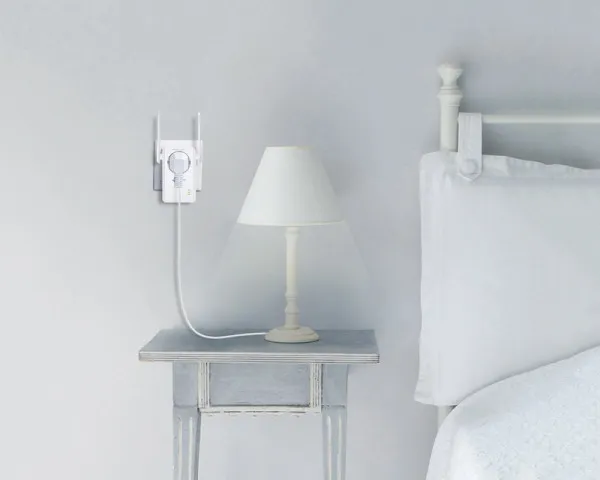 TP-LINK TL-WA860RE 300Mbps Wi-Fi Range Extender with AC Passthrough 