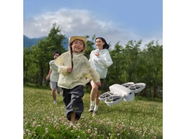 DJI Neo Fly More Combo Dron