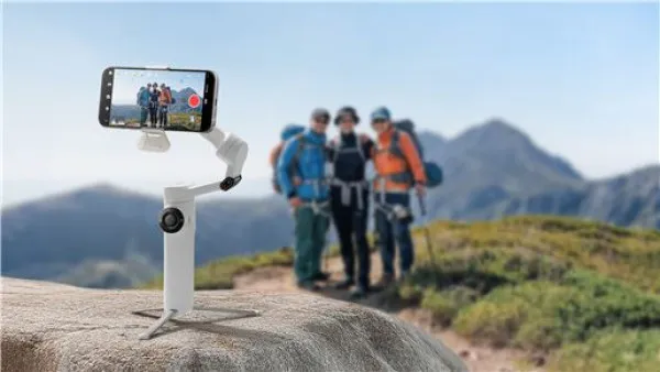 Insta360 Flow 2 AI Tracker Summit White