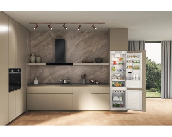 WHIRLPOOL  ugradni frižider WNBB20SC22R