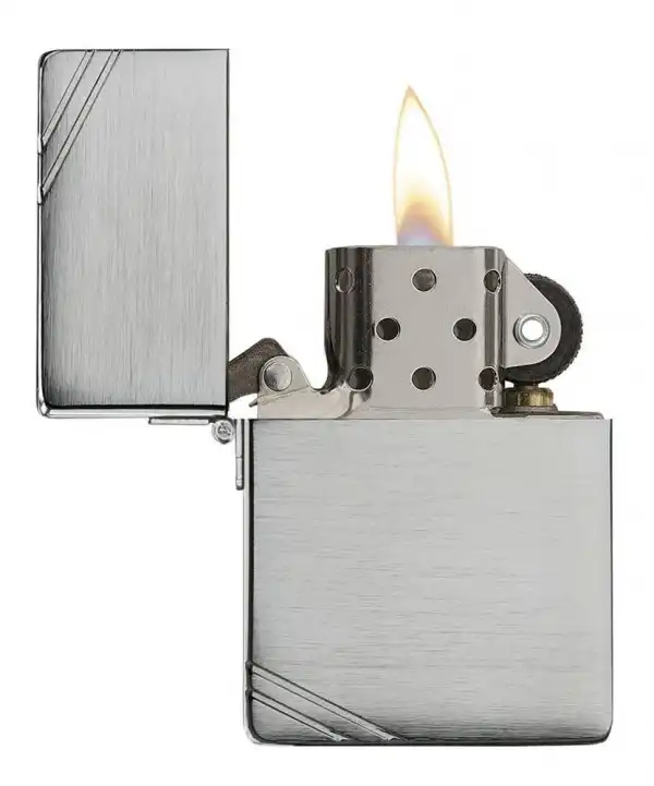 ZIPPO Upaljač-Replica w/Slashes